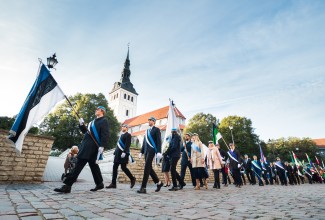 Tudengid rongkäigus Harju tänaval